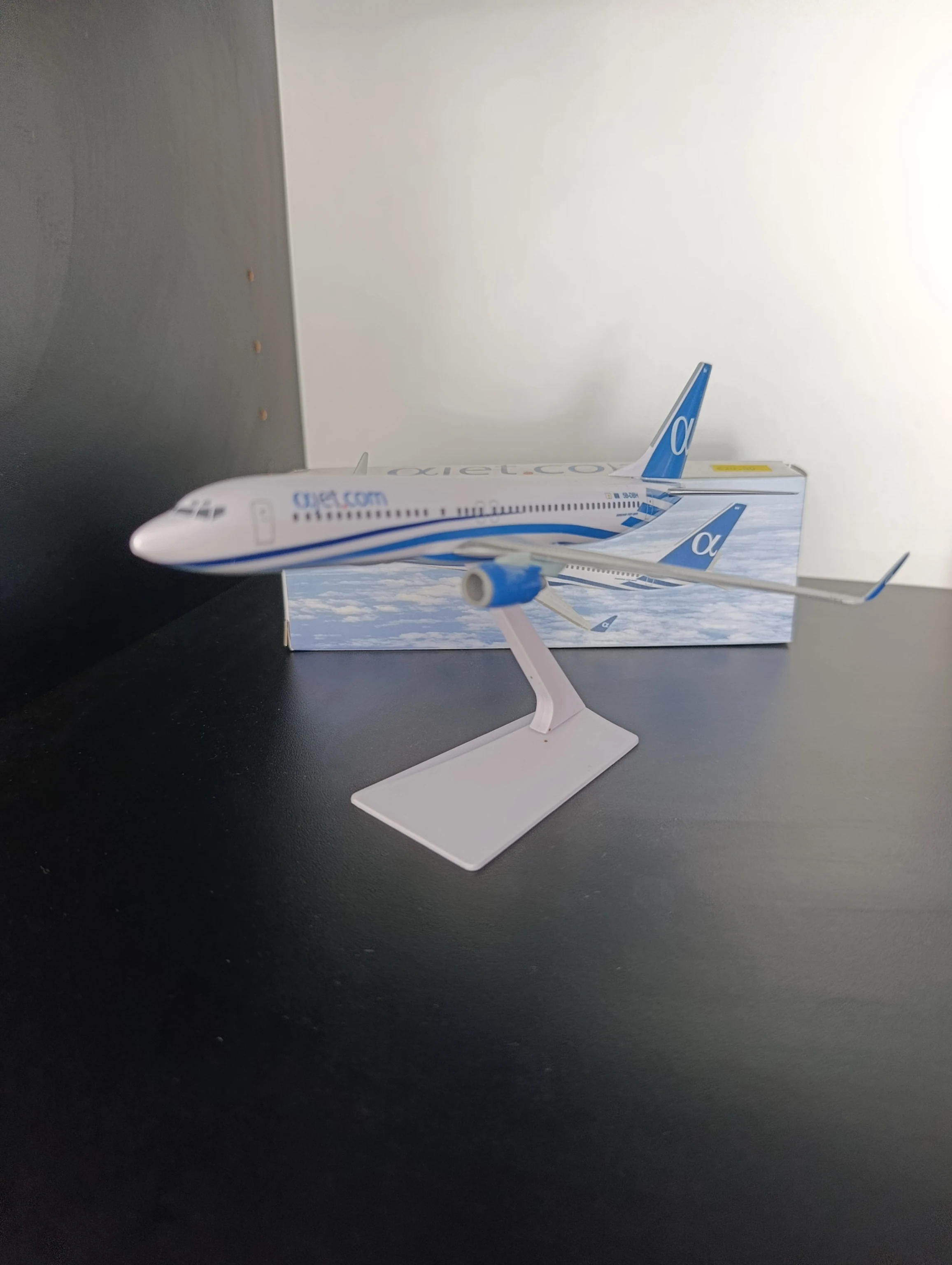 1:200 Ajet Ex-Helios plastic model Airplane Boeing 737-800 image 2