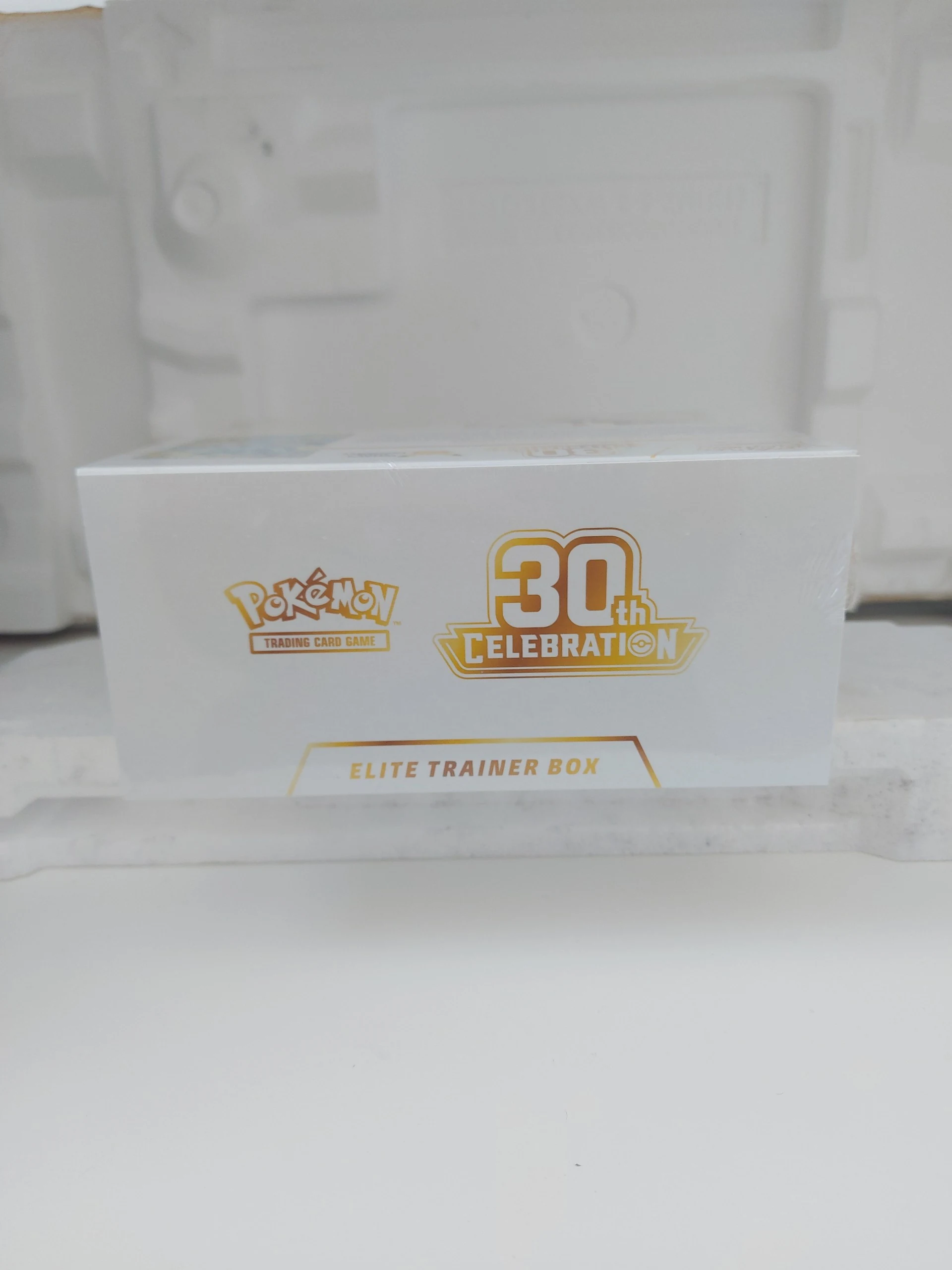 🔥 30th Celebration Elite trainer box sealed 🔥 image 4